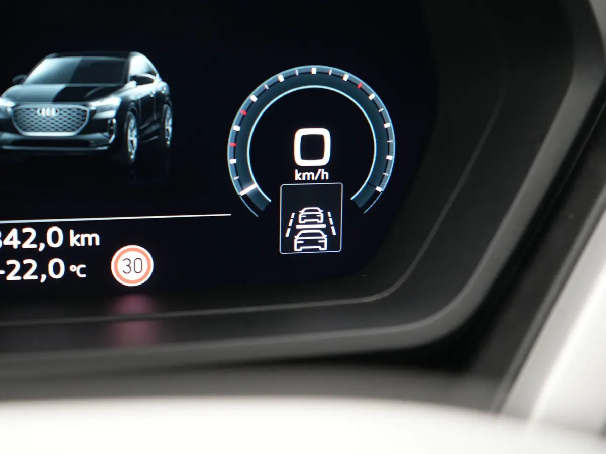40 Advanced edition 82 kWh 204pk Dealer O.H. | Panodak | Adaptive Cruise | Camera | Keyless | Apple Carplay | Stoelverwarming | Navigatie | DAB | Virtual Cockpit | 19"L.M |