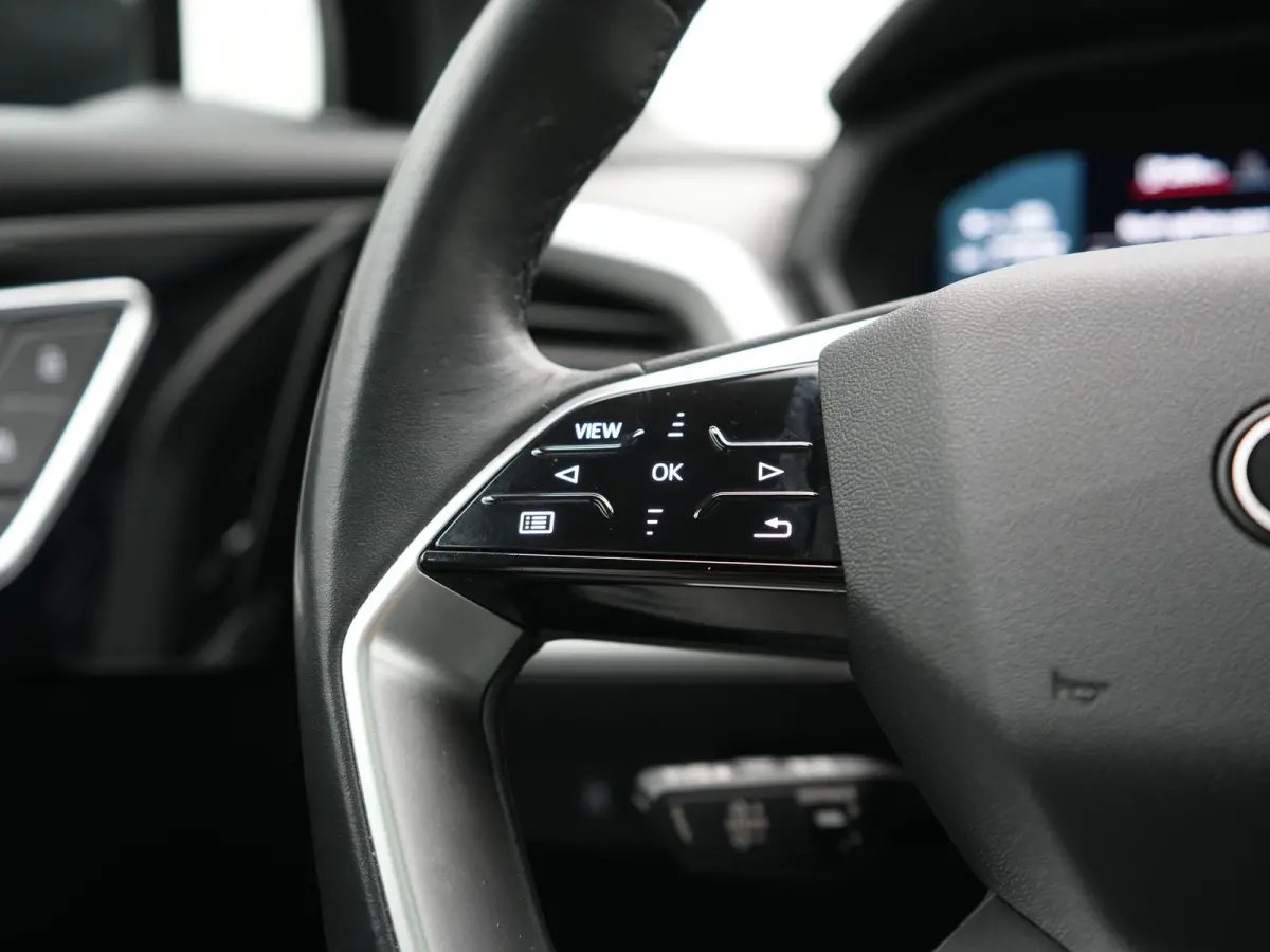 40 Advanced edition 82 kWh 204pk Dealer O.H. | Panodak | Adaptive Cruise | Camera | Keyless | Apple Carplay | Stoelverwarming | Navigatie | DAB | Virtual Cockpit | 19"L.M |