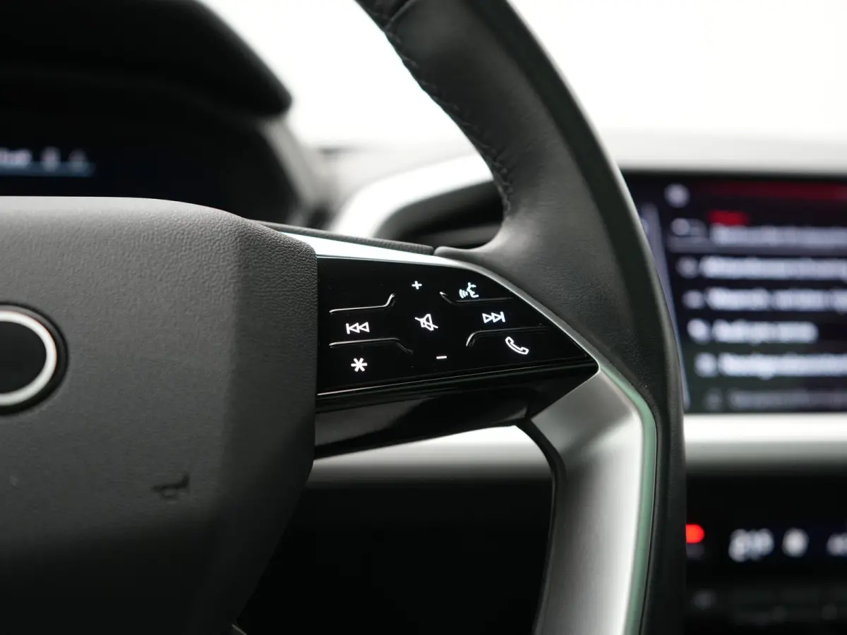 40 Advanced edition 82 kWh 204pk Dealer O.H. | Panodak | Adaptive Cruise | Camera | Keyless | Apple Carplay | Stoelverwarming | Navigatie | DAB | Virtual Cockpit | 19"L.M |