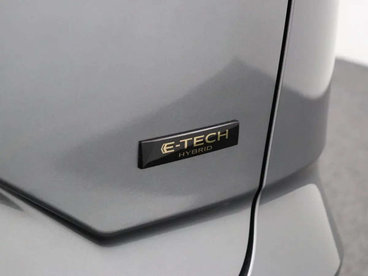 1.2 E-Tech full hybrid 200pk techno | Blind spot warning | Achteruitrijcamera | Parkeersensoren voor/achter |