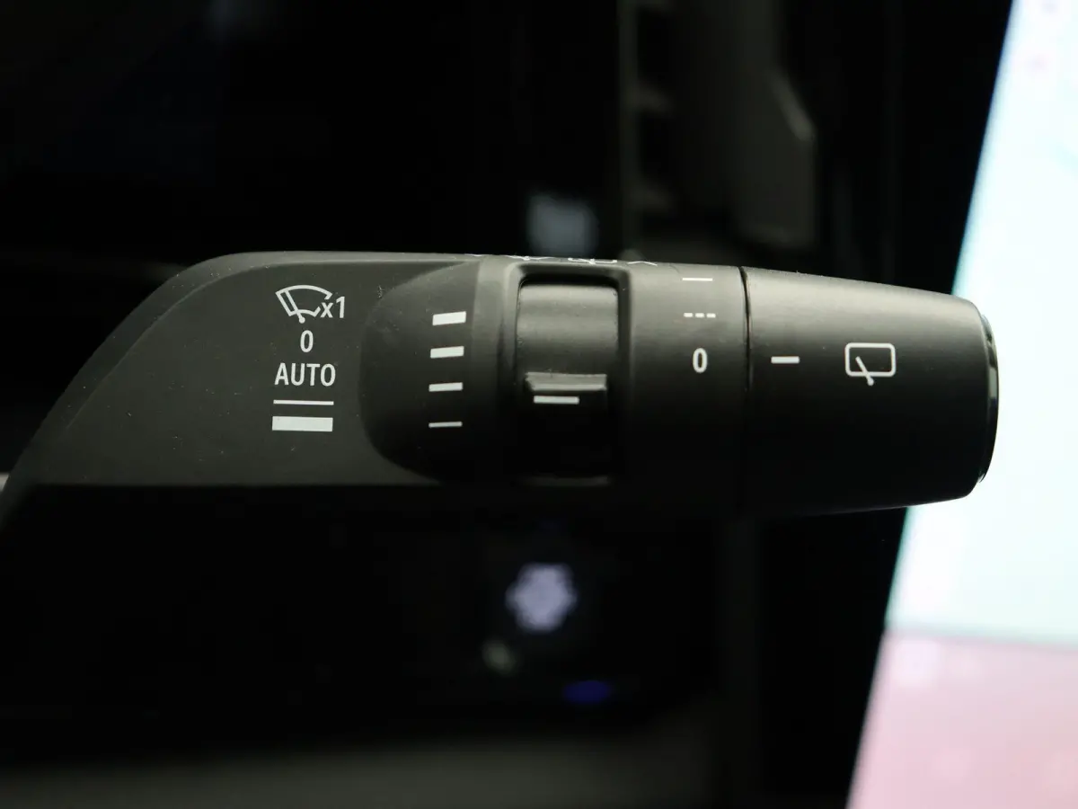1.2 E-Tech full hybrid 200pk techno | Blind spot warning | Achteruitrijcamera | Parkeersensoren voor/achter |