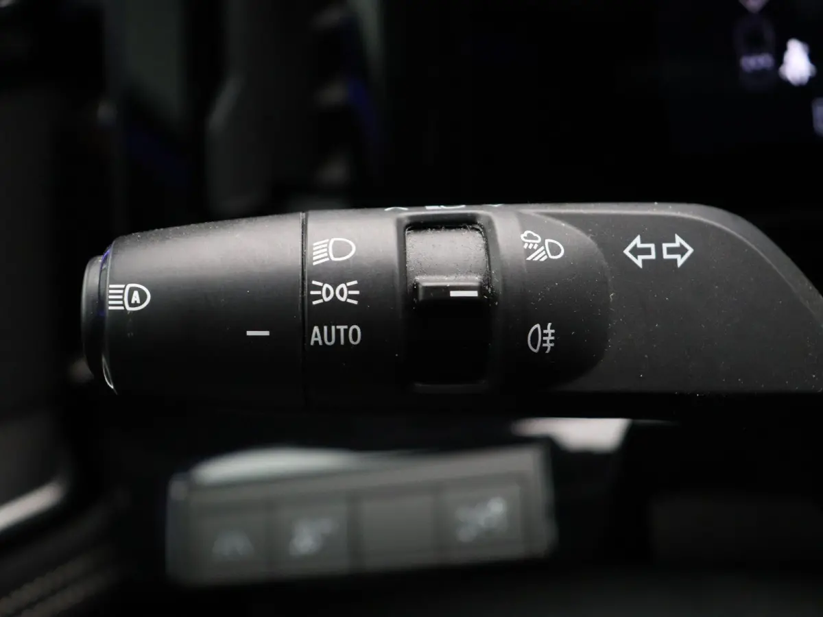 1.2 E-Tech full hybrid 200pk techno | Blind spot warning | Achteruitrijcamera | Parkeersensoren voor/achter |