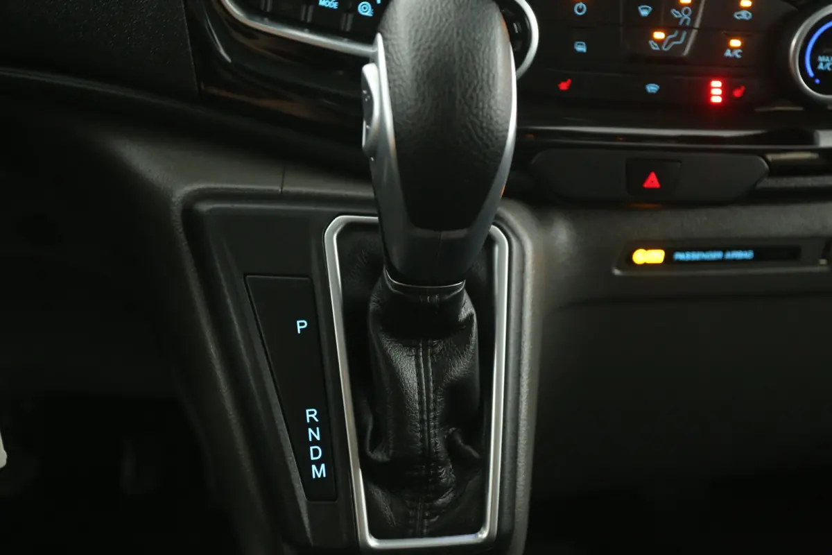 2.0 TDCI L2H1 Platinum Edition | Marge | Dubbele Cabine | Aut. | Airco | Camera | Cruise | 2xSchuifdeur | Carplay | Trekhaak