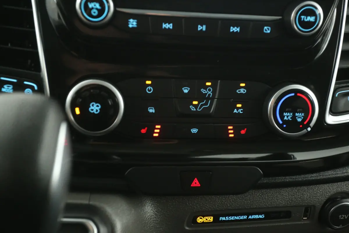 2.0 TDCI L2H1 Platinum Edition | Marge | Dubbele Cabine | Aut. | Airco | Camera | Cruise | 2xSchuifdeur | Carplay | Trekhaak