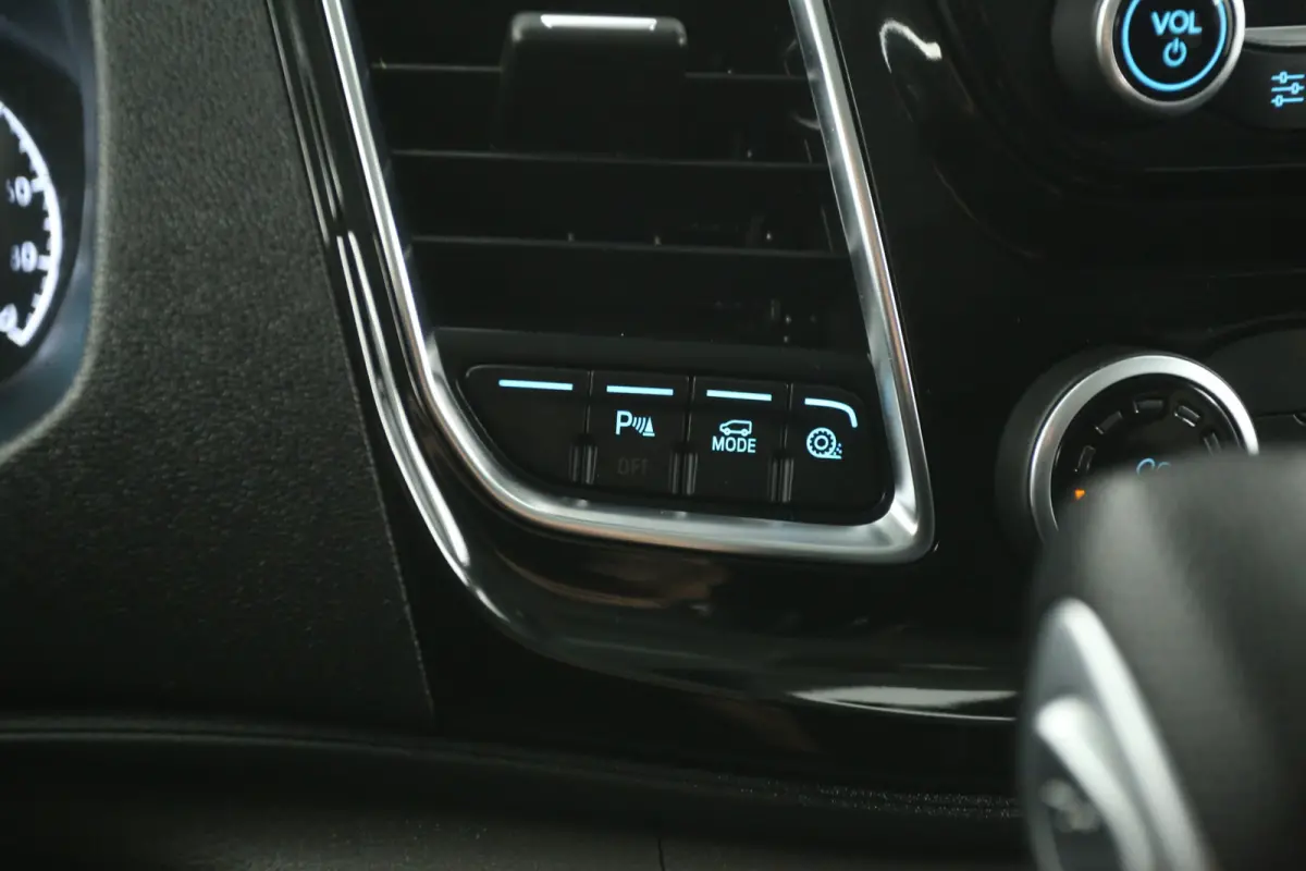 2.0 TDCI L2H1 Platinum Edition | Marge | Dubbele Cabine | Aut. | Airco | Camera | Cruise | 2xSchuifdeur | Carplay | Trekhaak