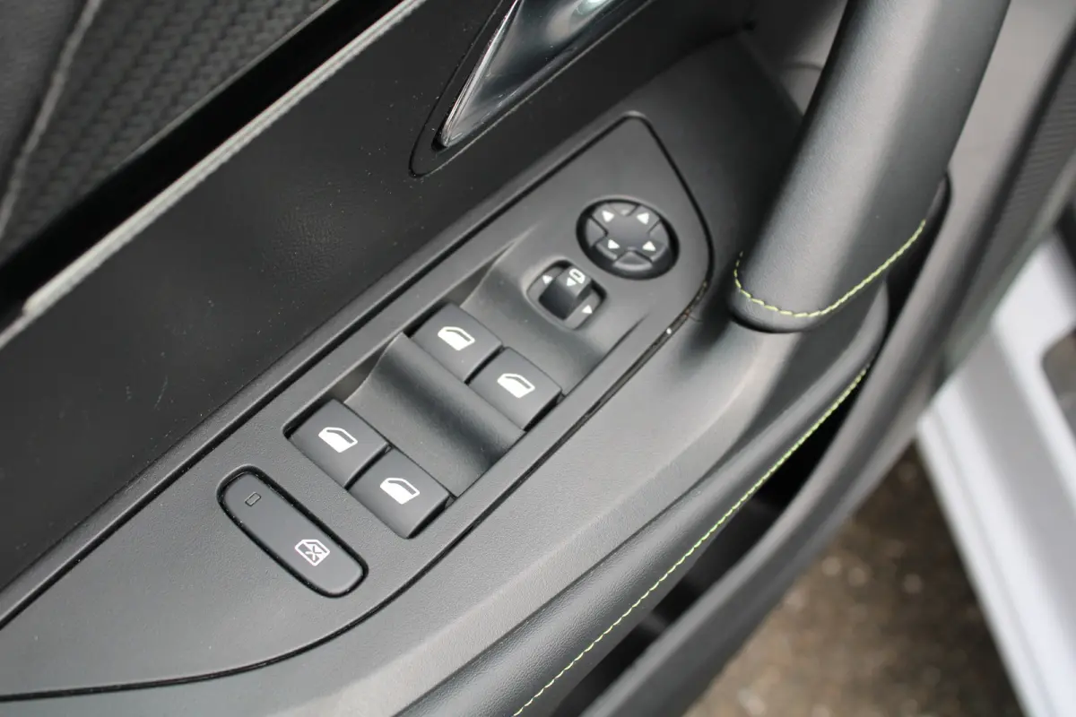 EV GT 54 kWh | Navigatie | Panorama/schuifdak | Fase 3 laden | SOH 95% | Camera voor + achter | 18 Inch LMV |