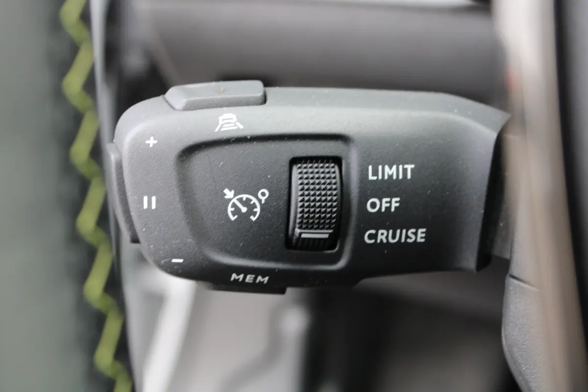 EV GT 54 kWh | Navigatie | Panorama/schuifdak | Fase 3 laden | SOH 95% | Camera voor + achter | 18 Inch LMV |
