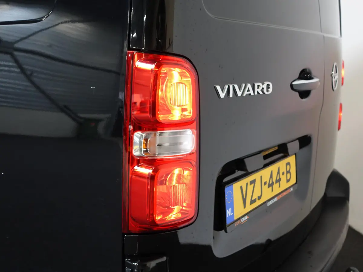 2.0 CDTI 145 pk L3H1 Edition 3-zits Automaat Airco Navigatie Bluetooth Trekhaak