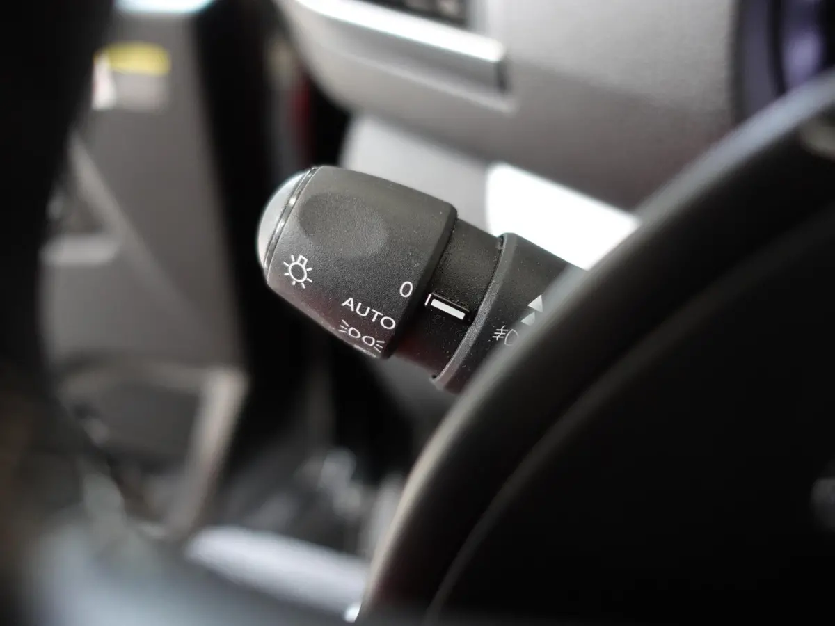 2.0 CDTI 145 pk L3H1 Edition 3-zits Automaat Airco Navigatie Bluetooth Trekhaak