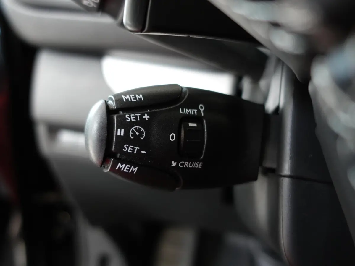 2.0 CDTI 145 pk L3H1 Edition 3-zits Automaat Airco Navigatie Bluetooth Trekhaak