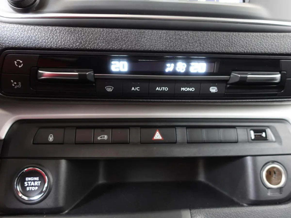 2.0 CDTI 145 pk L3H1 Edition 3-zits Automaat Airco Navigatie Bluetooth Trekhaak