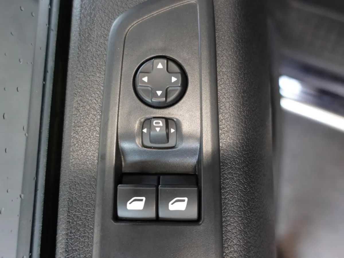 2.0 CDTI 145 pk L3H1 Edition 3-zits Automaat Airco Navigatie Bluetooth Trekhaak