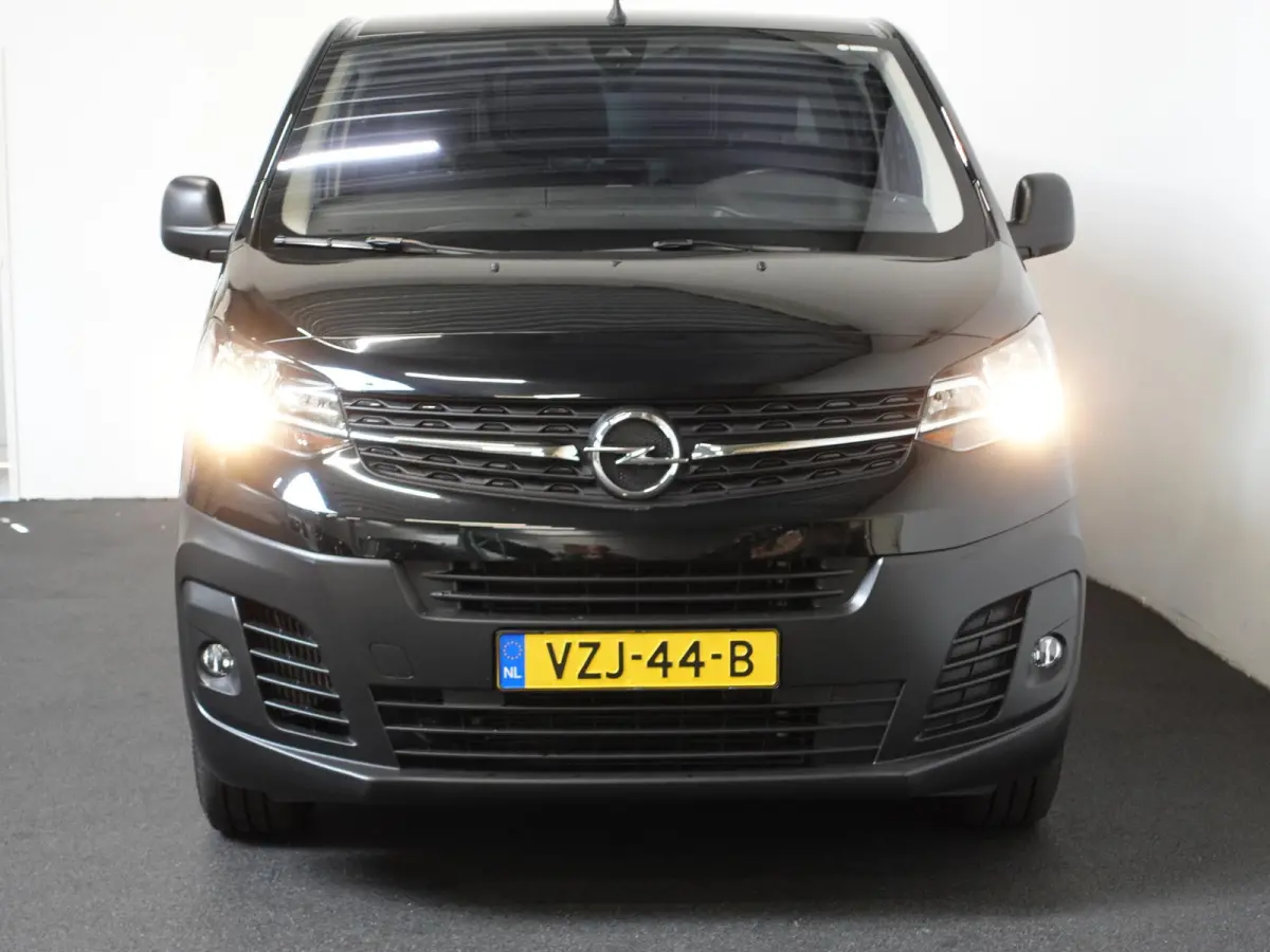 2.0 CDTI 145 pk L3H1 Edition 3-zits Automaat Airco Navigatie Bluetooth Trekhaak