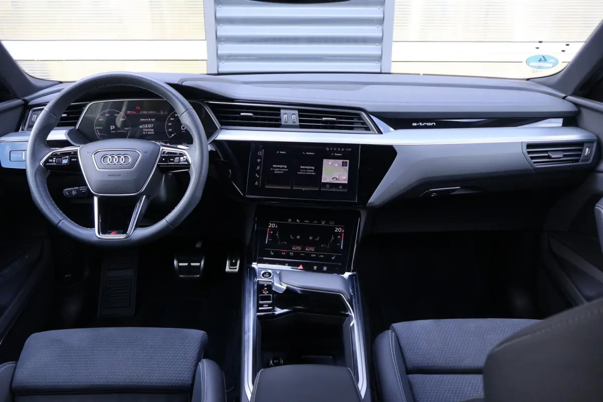 50 340pk quattro S Edition | Trekhaak | Panoramadak | Head-up Display | Bang & Olufsen | Elek. Sportstoelen + Memory | Keyless Entry + voetsensor
