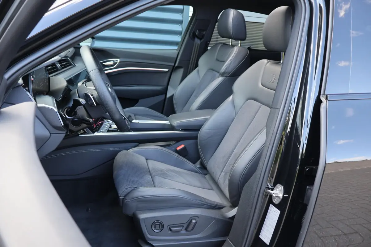 50 340pk quattro S Edition | Trekhaak | Panoramadak | Head-up Display | Bang & Olufsen | Elek. Sportstoelen + Memory | Keyless Entry + voetsensor