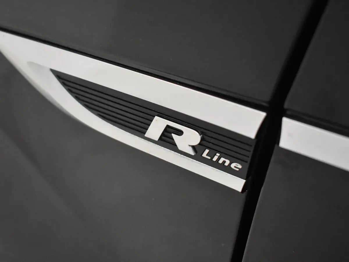 1.5 TSI Sport Business R-line 150pk DSG/AUTO | Adaptive cruise control | Navigatie | Keyless entry | Digitaal instrumentenpaneel | Elektrische achterklep | 19" LMV