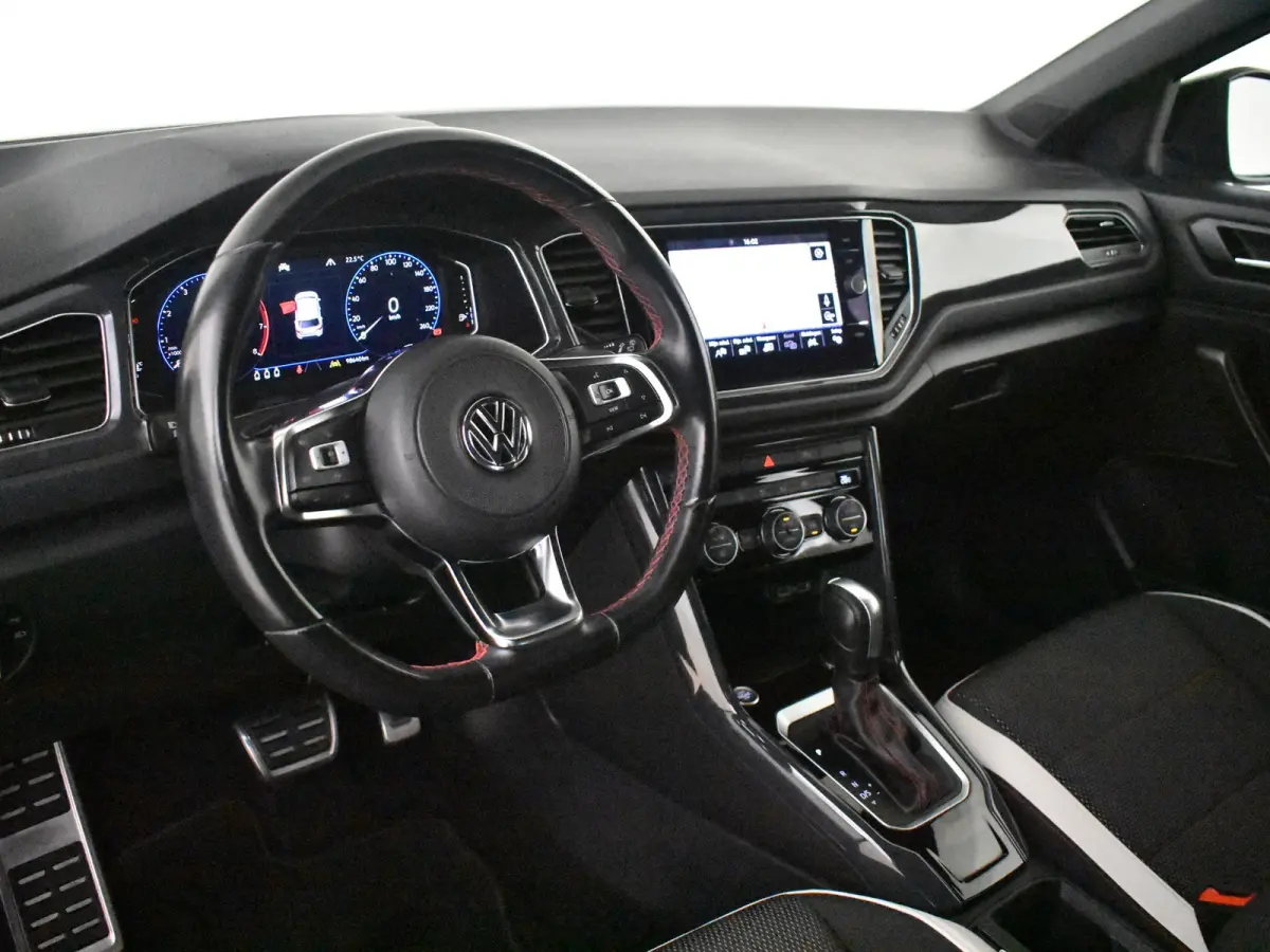 1.5 TSI Sport Business R-line 150pk DSG/AUTO | Adaptive cruise control | Navigatie | Keyless entry | Digitaal instrumentenpaneel | Elektrische achterklep | 19" LMV