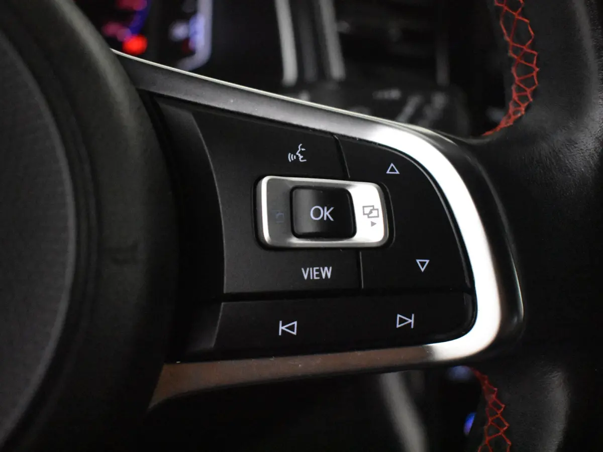 1.5 TSI Sport Business R-line 150pk DSG/AUTO | Adaptive cruise control | Navigatie | Keyless entry | Digitaal instrumentenpaneel | Elektrische achterklep | 19" LMV
