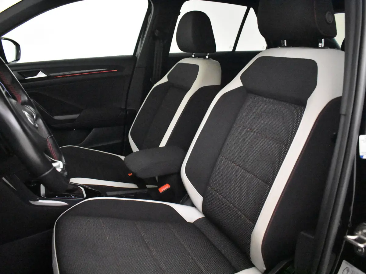 1.5 TSI Sport Business R-line 150pk DSG/AUTO | Adaptive cruise control | Navigatie | Keyless entry | Digitaal instrumentenpaneel | Elektrische achterklep | 19" LMV