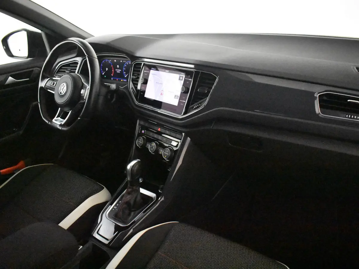 1.5 TSI Sport Business R-line 150pk DSG/AUTO | Adaptive cruise control | Navigatie | Keyless entry | Digitaal instrumentenpaneel | Elektrische achterklep | 19" LMV