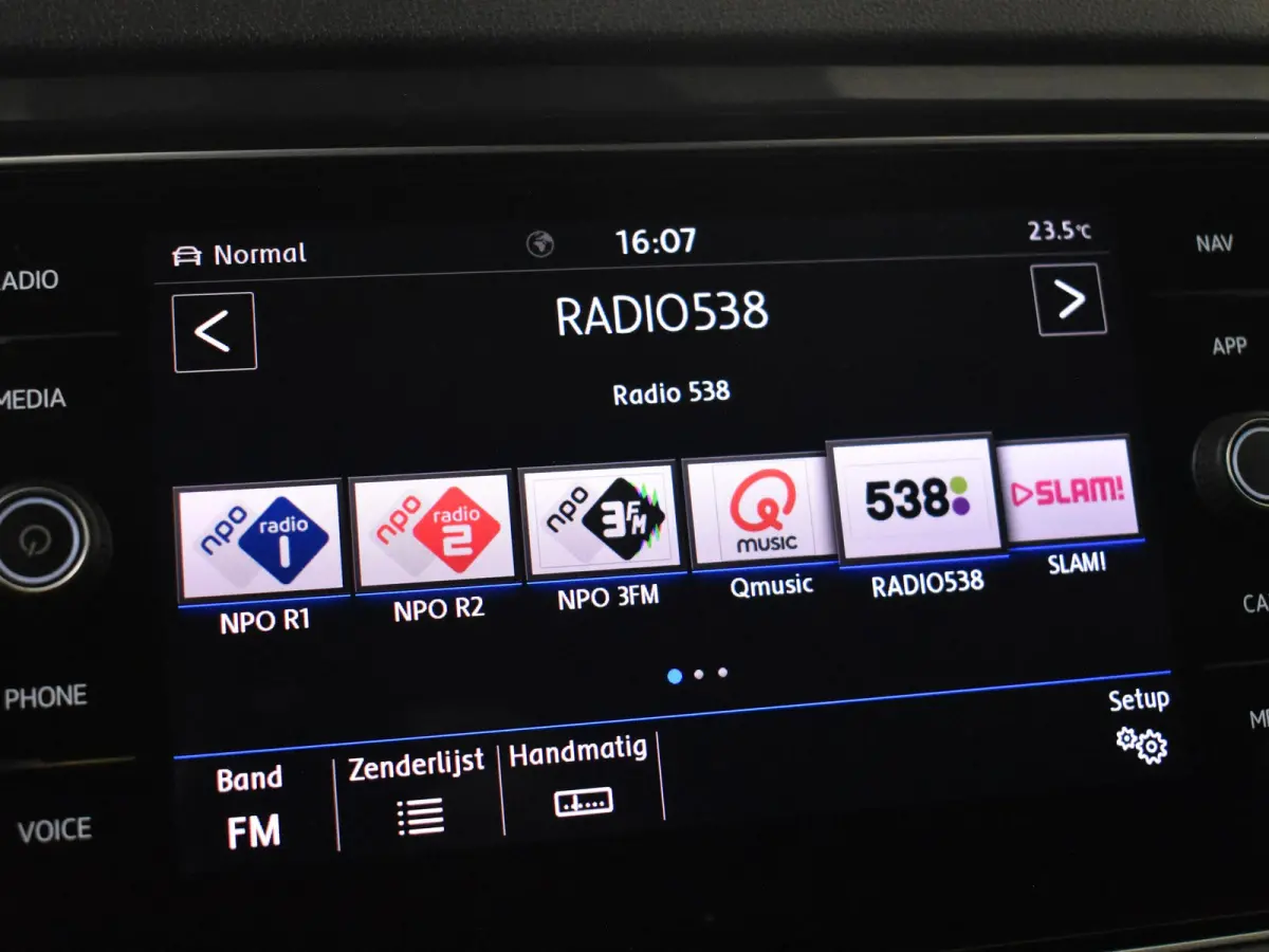 1.5 TSI Sport Business R-line 150pk DSG/AUTO | Adaptive cruise control | Navigatie | Keyless entry | Digitaal instrumentenpaneel | Elektrische achterklep | 19" LMV
