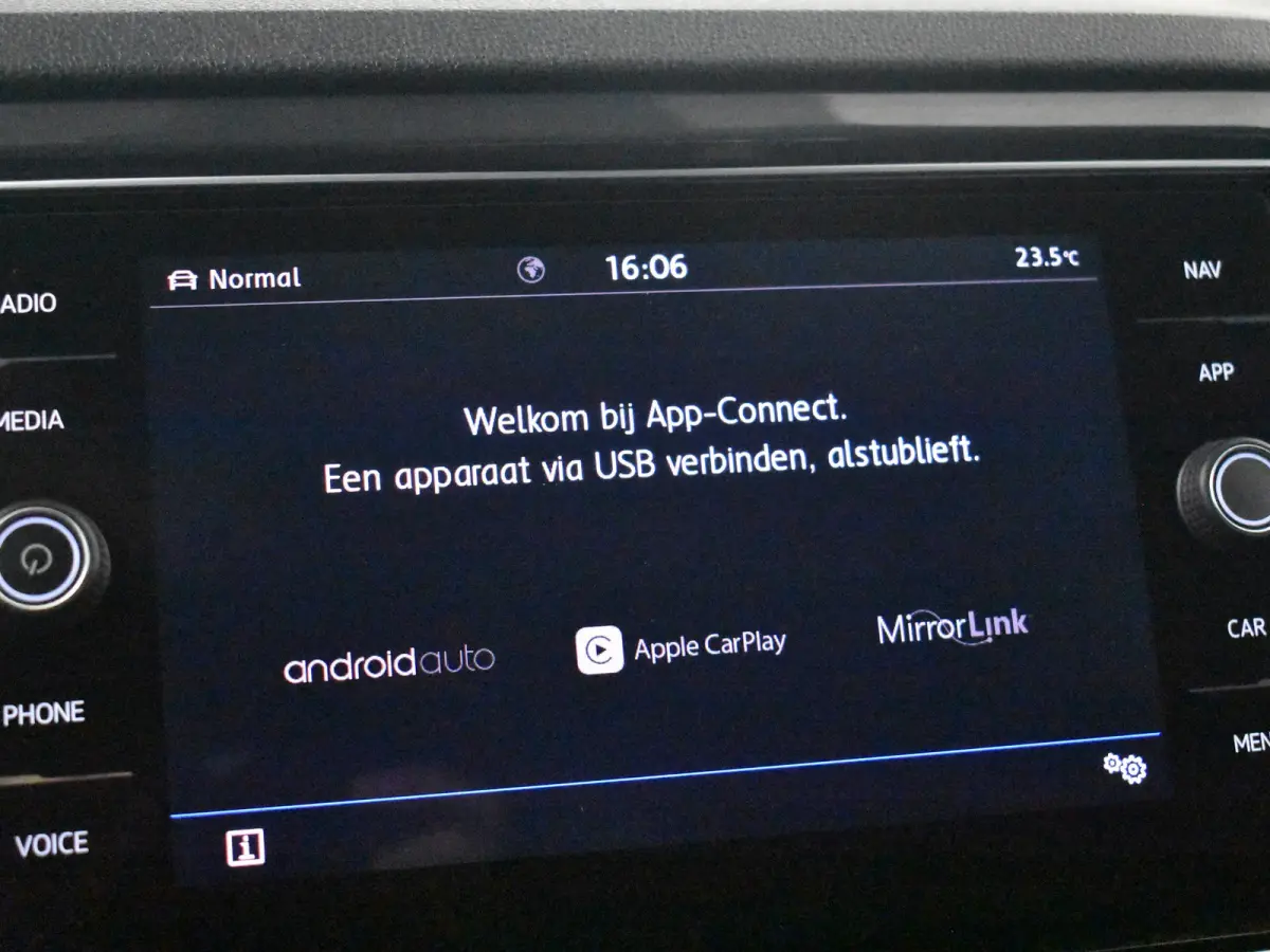 1.5 TSI Sport Business R-line 150pk DSG/AUTO | Adaptive cruise control | Navigatie | Keyless entry | Digitaal instrumentenpaneel | Elektrische achterklep | 19" LMV