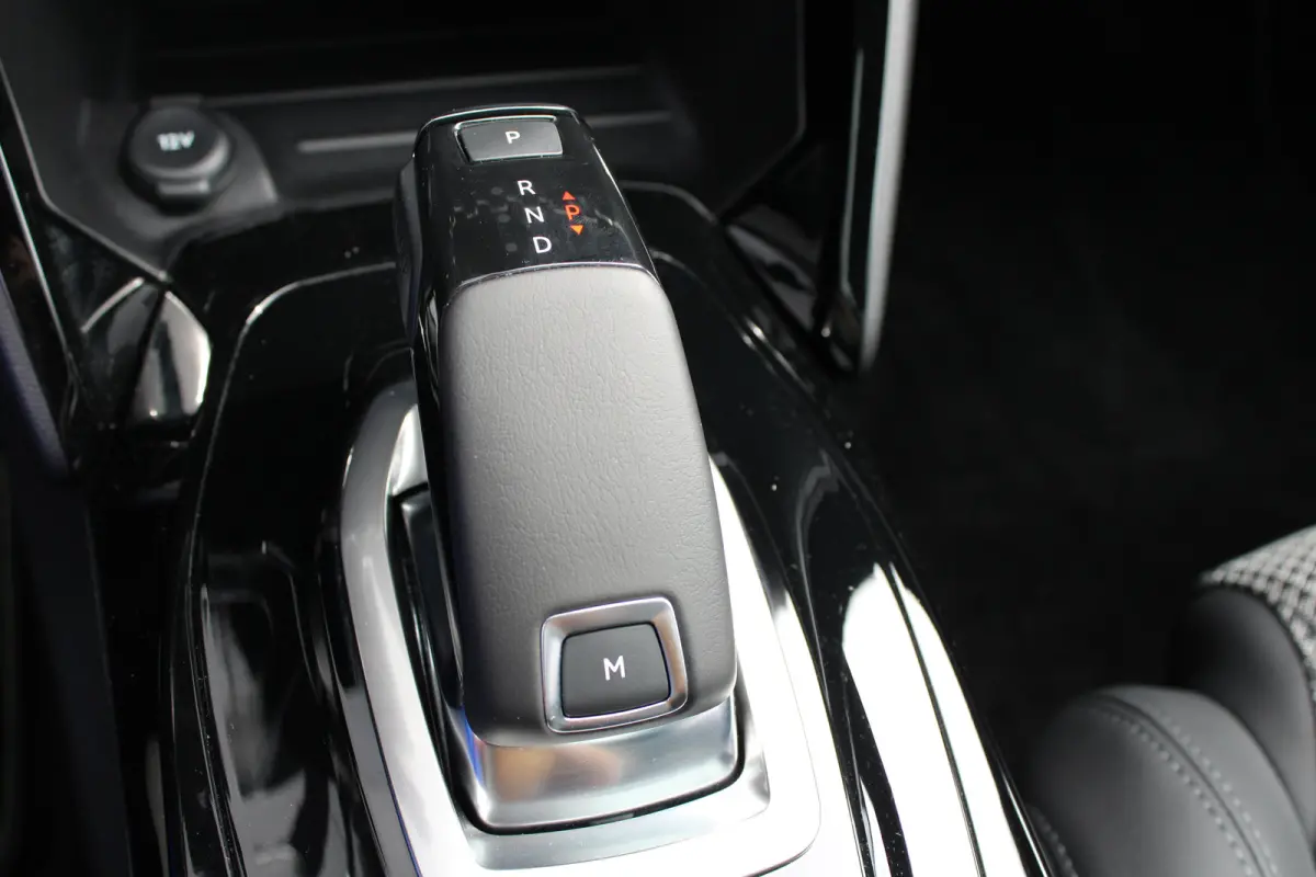 1.2 PureTech 130pk GT | Automaat | Navigatie | Camera | Panoramadak | NL auto | 1e Eigenaar | 31.000km |