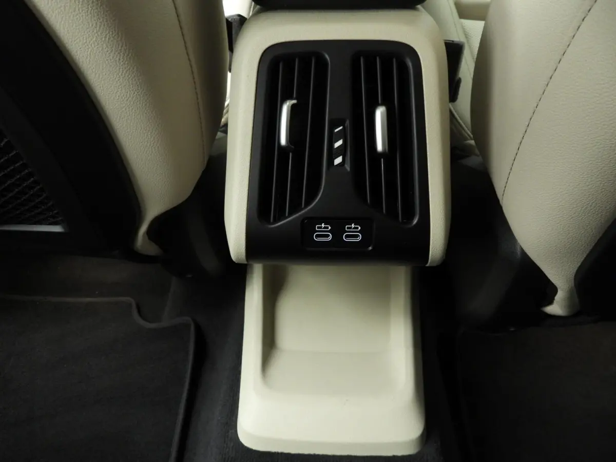 218i | LED | Leder | Navigatie | Sportstoelen | Chrome line | DAB | Harman-kardon sound | Alu 17 inch