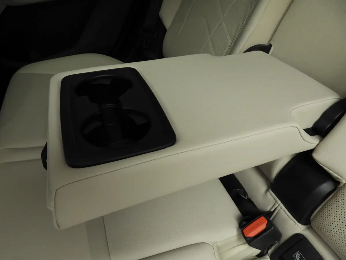 218i | LED | Leder | Navigatie | Sportstoelen | Chrome line | DAB | Harman-kardon sound | Alu 17 inch