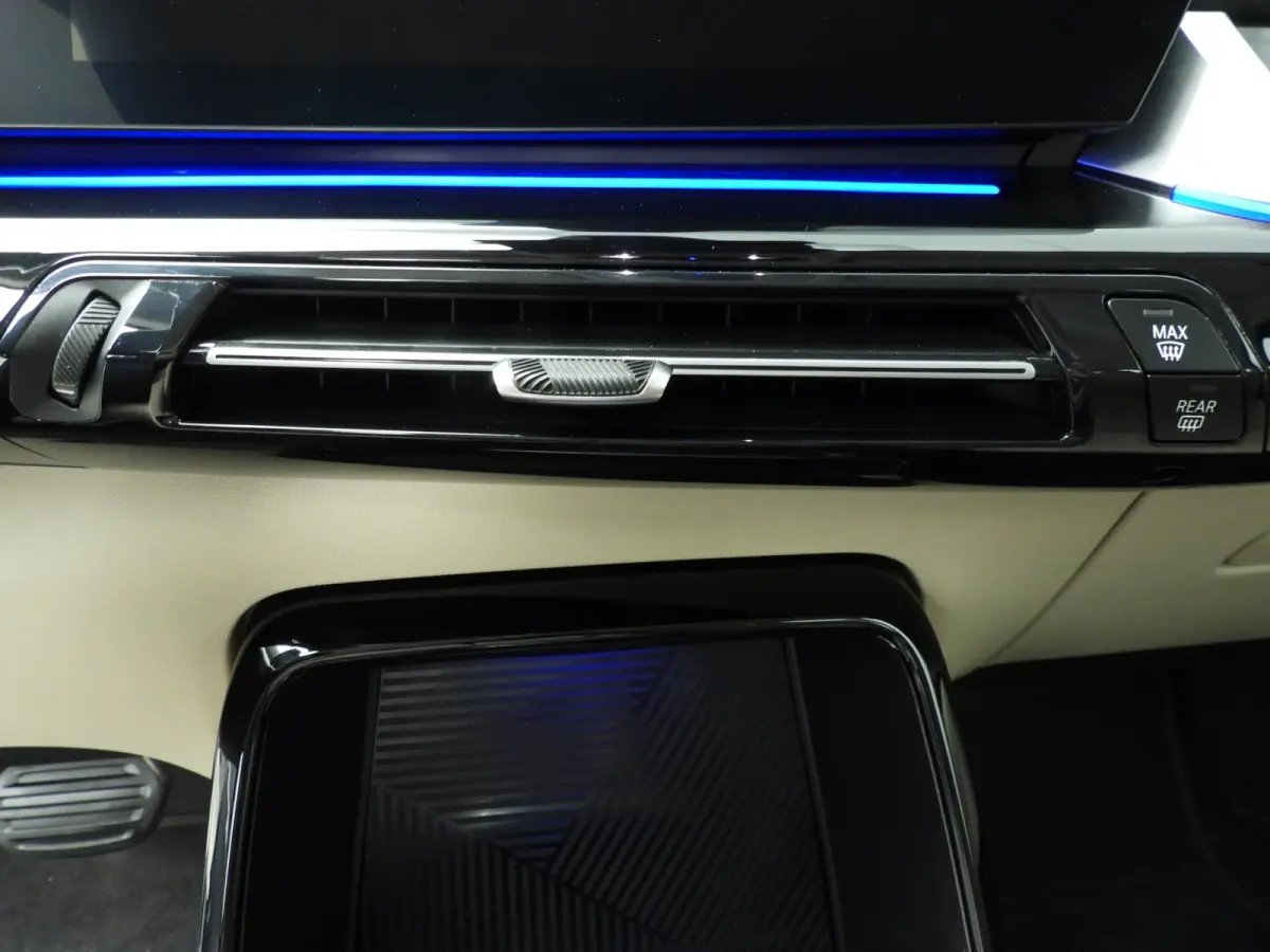 218i | LED | Leder | Navigatie | Sportstoelen | Chrome line | DAB | Harman-kardon sound | Alu 17 inch