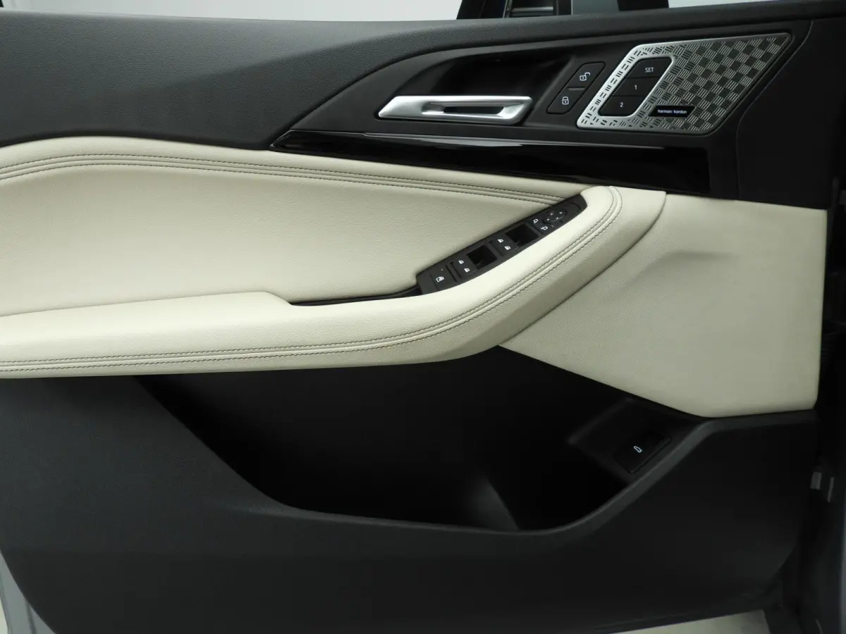 218i | LED | Leder | Navigatie | Sportstoelen | Chrome line | DAB | Harman-kardon sound | Alu 17 inch