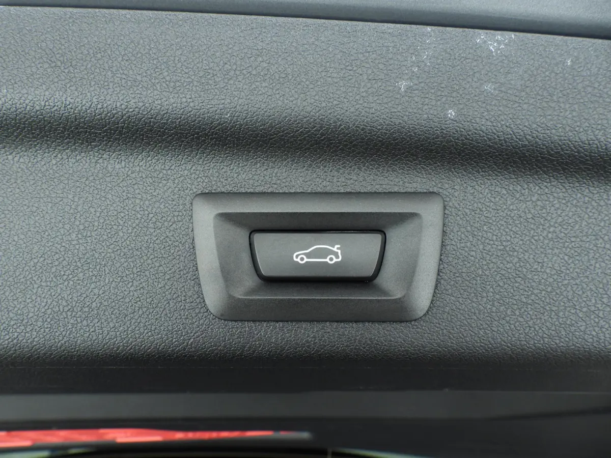 218i | LED | Leder | Navigatie | Sportstoelen | Chrome line | DAB | Harman-kardon sound | Alu 17 inch