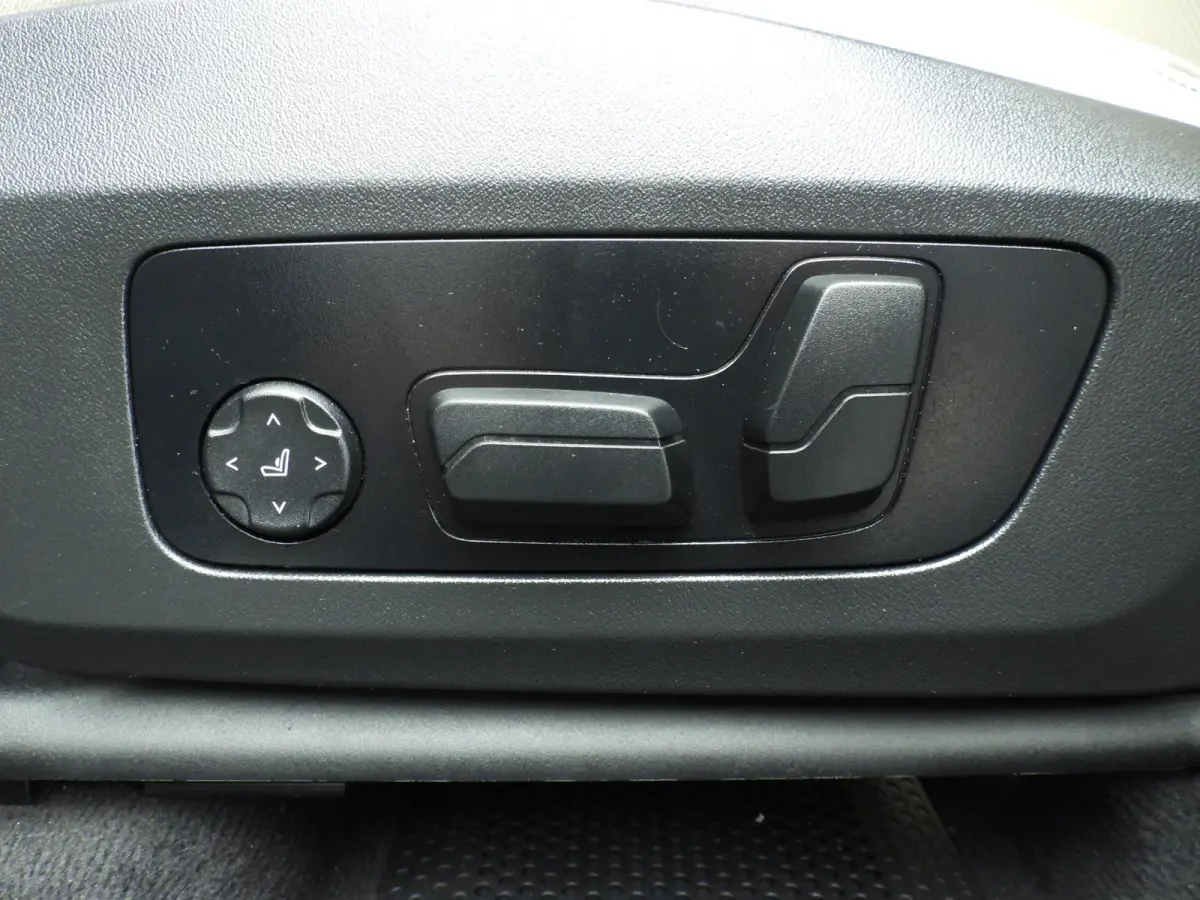 218i | LED | Leder | Navigatie | Sportstoelen | Chrome line | DAB | Harman-kardon sound | Alu 17 inch