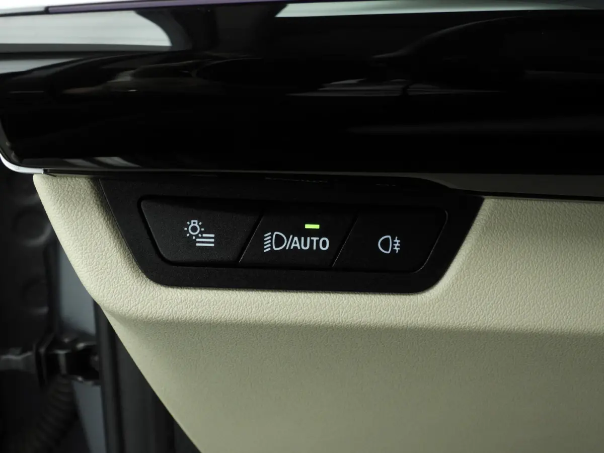 218i | LED | Leder | Navigatie | Sportstoelen | Chrome line | DAB | Harman-kardon sound | Alu 17 inch