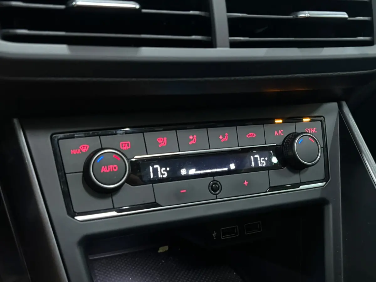 1.0 TSI Highline R-Line Panodak Virtual