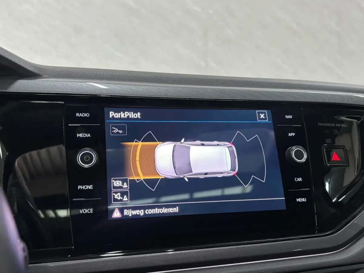 1.0 TSI Highline R-Line Panodak Virtual