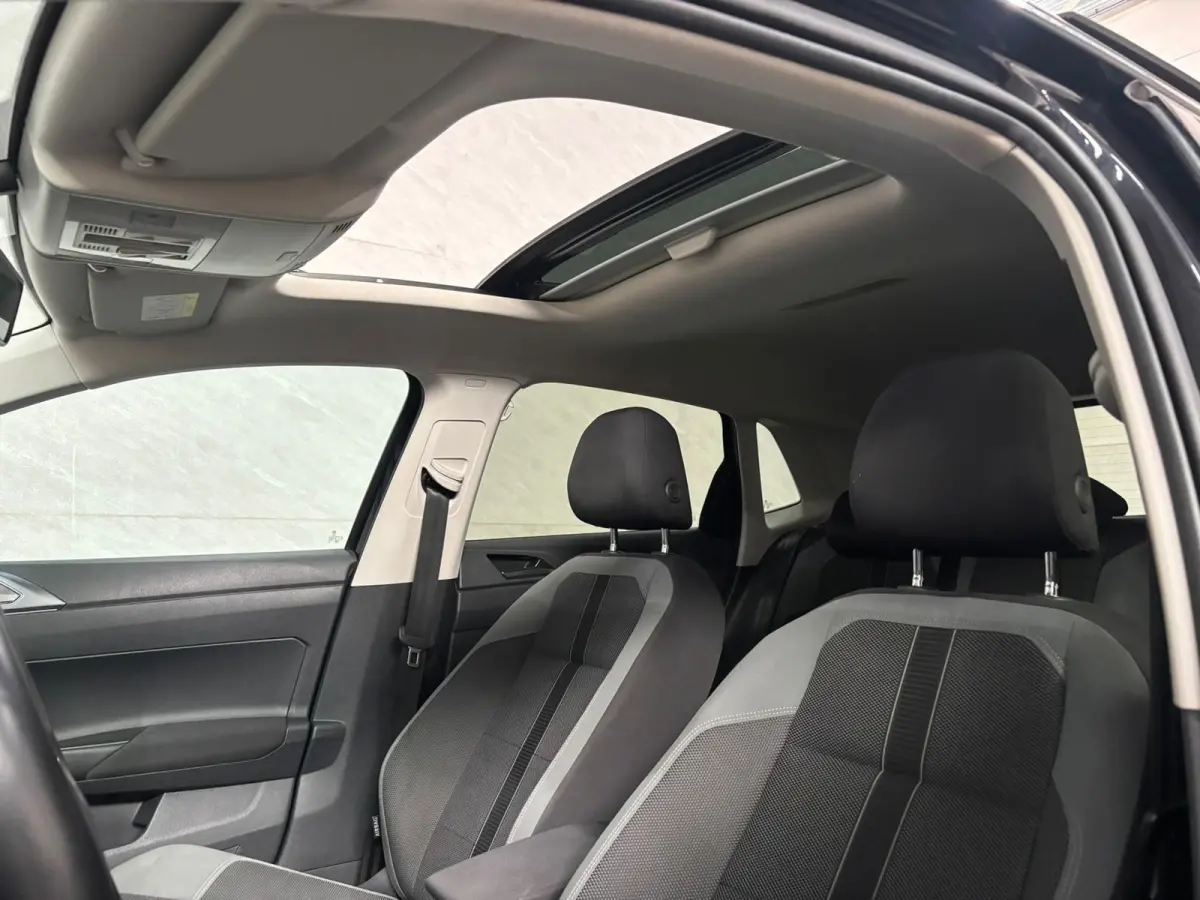 1.0 TSI Highline R-Line Panodak Virtual