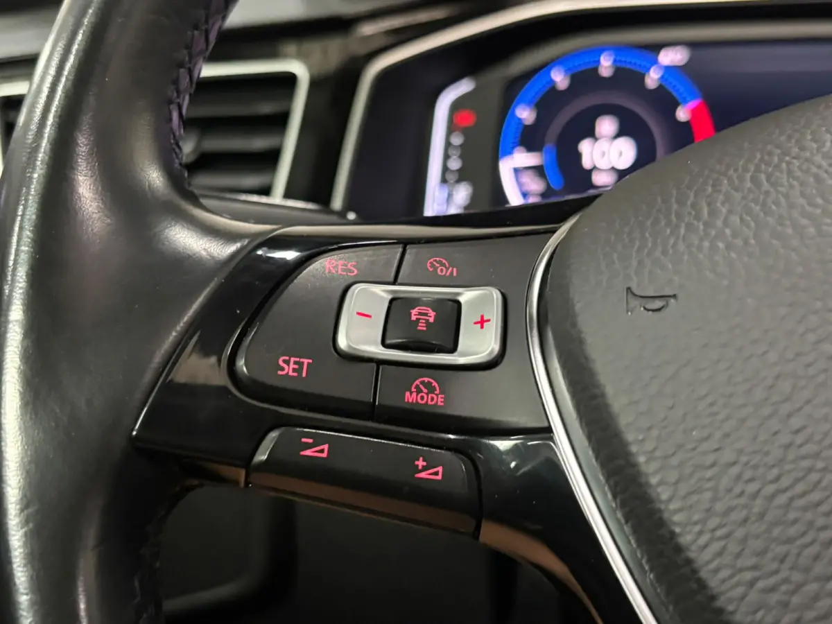 1.0 TSI Highline R-Line Panodak Virtual