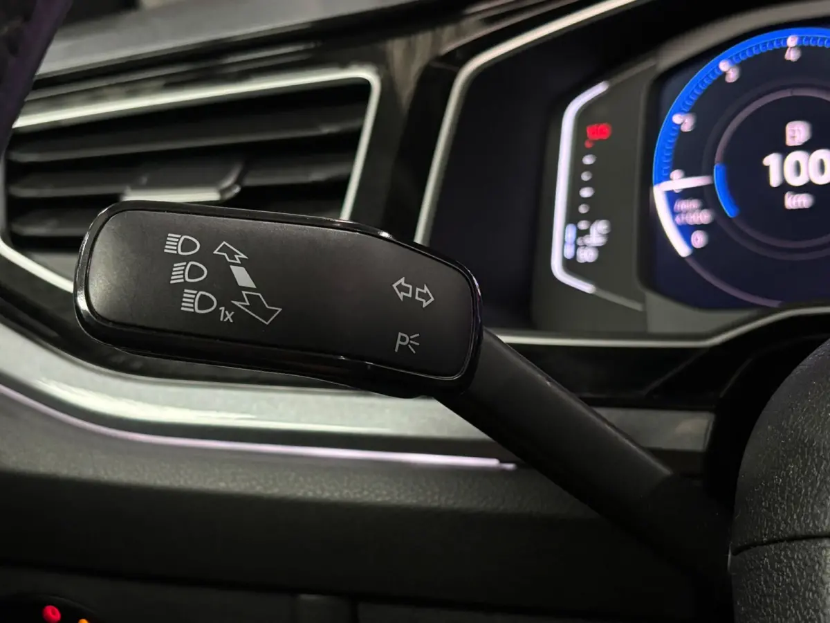1.0 TSI Highline R-Line Panodak Virtual