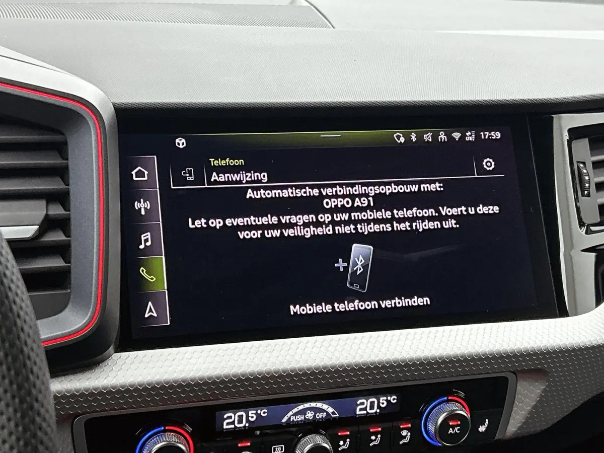 25 TFSI S edition | Stoelverwarming | Camera | parkeersensoren | Apple carplay | Zwart pakket |