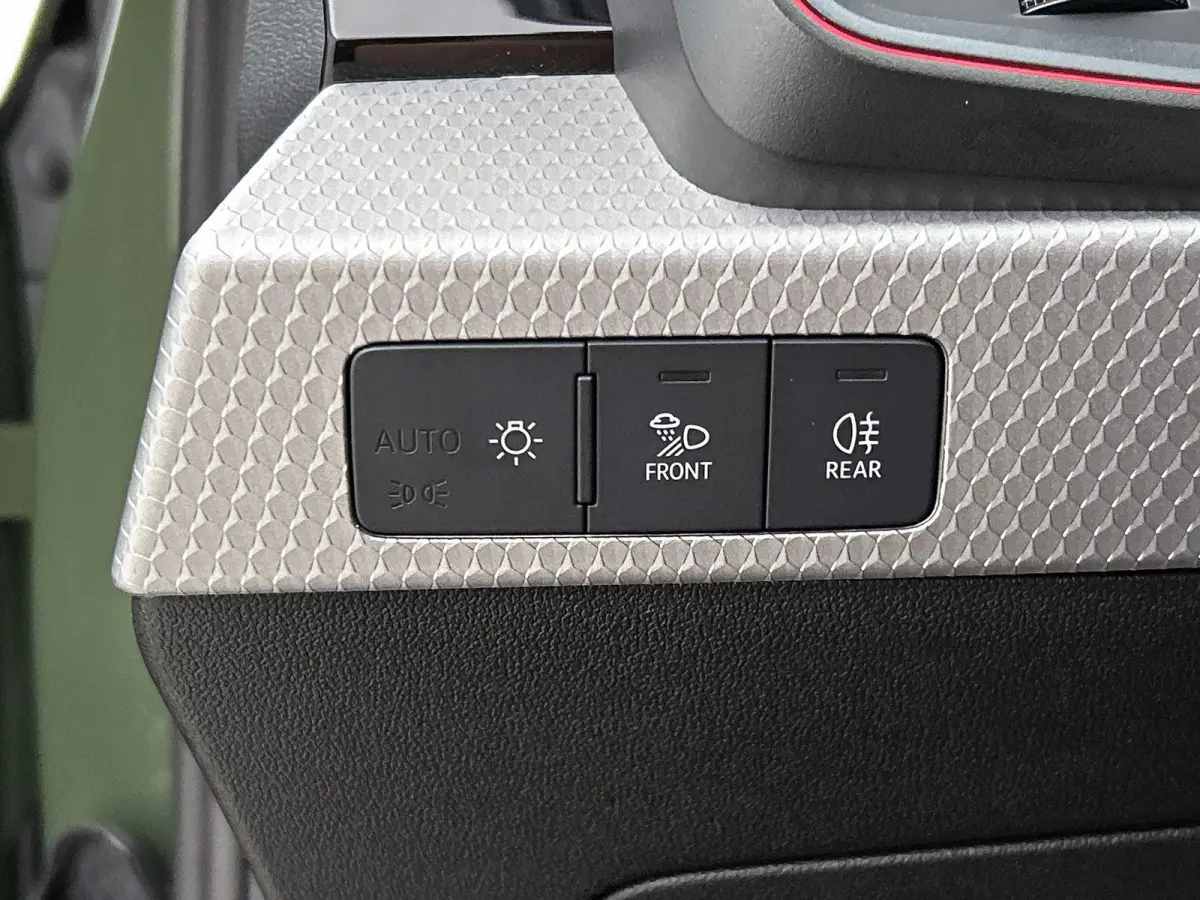 25 TFSI S edition | Stoelverwarming | Camera | parkeersensoren | Apple carplay | Zwart pakket |