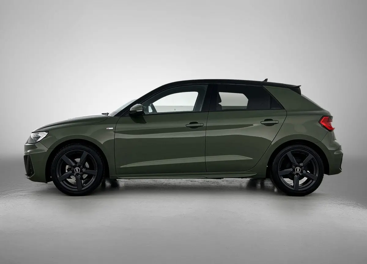 25 TFSI S edition | Stoelverwarming | Camera | parkeersensoren | Apple carplay | Zwart pakket |