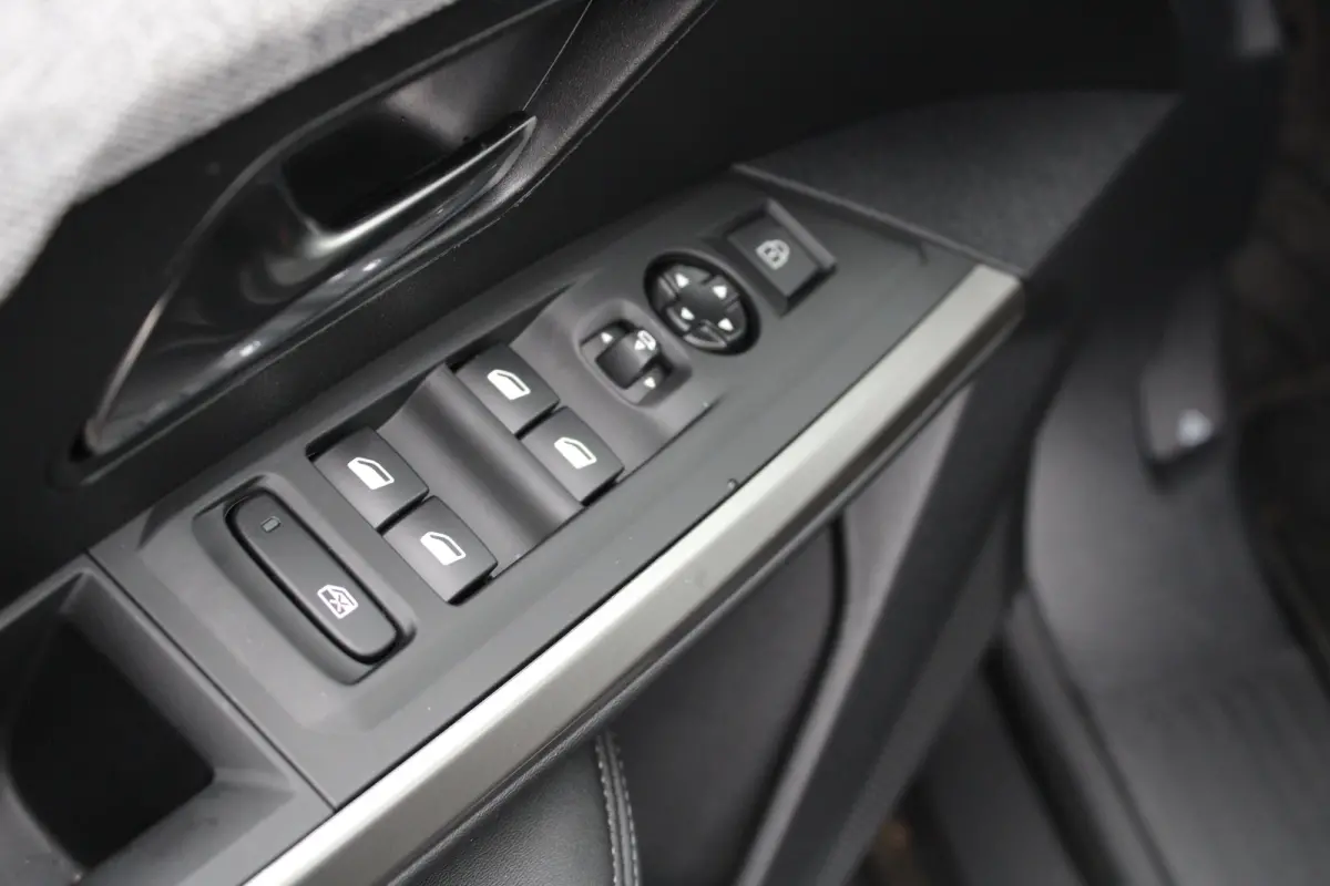 1.2 Hybrid 136 Allure | Automaat | Navigatie | Camera | Adaptieve cruise control | Apple carplay |