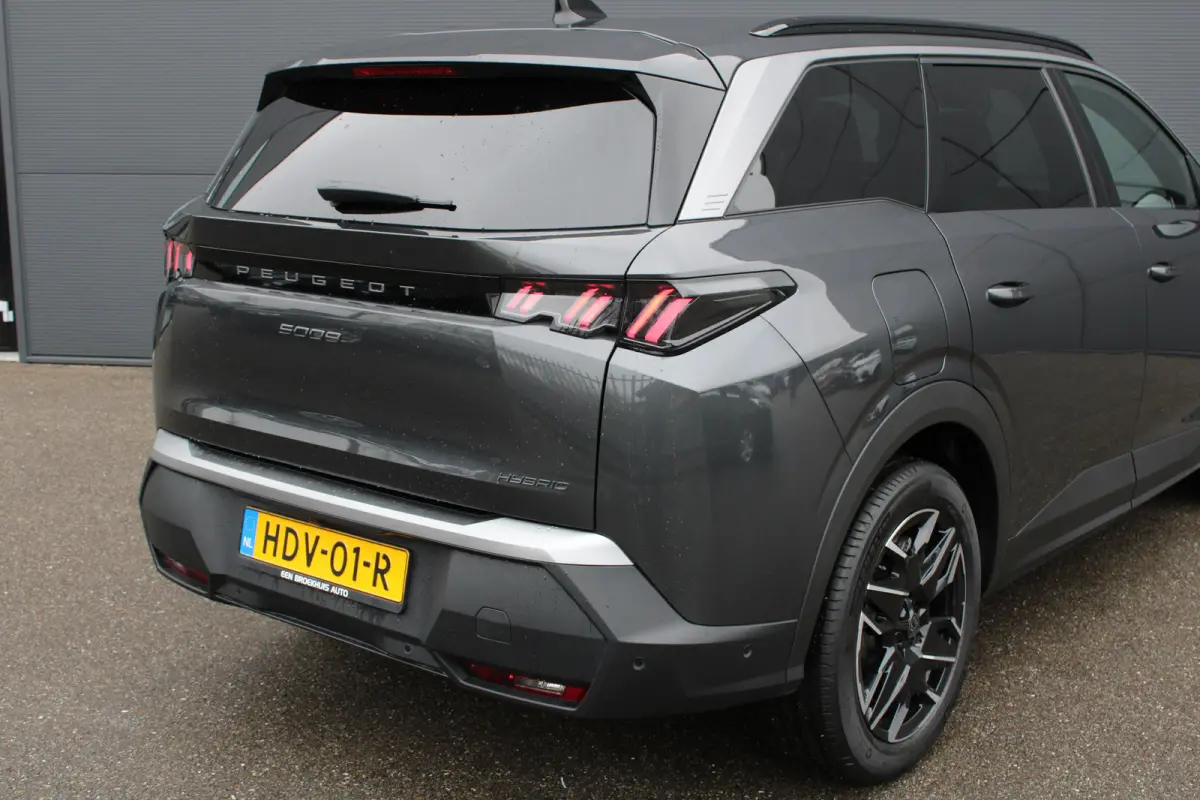 1.2 Hybrid 136 Allure | Automaat | Navigatie | Camera | Adaptieve cruise control | Apple carplay |