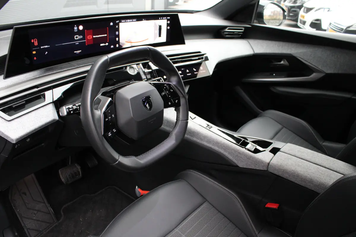 1.2 Hybrid 136 Allure | Automaat | Navigatie | Camera | Adaptieve cruise control | Apple carplay |
