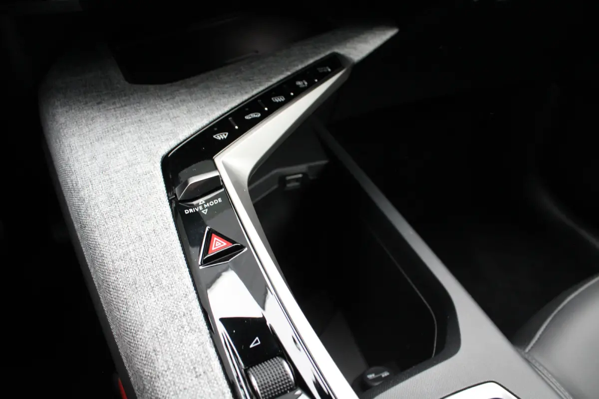 1.2 Hybrid 136 Allure | Automaat | Navigatie | Camera | Adaptieve cruise control | Apple carplay |