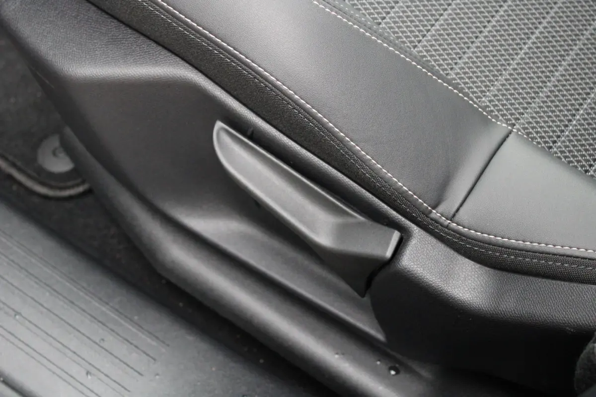 1.2 Hybrid 136 Allure | Automaat | Navigatie | Camera | Adaptieve cruise control | Apple carplay |