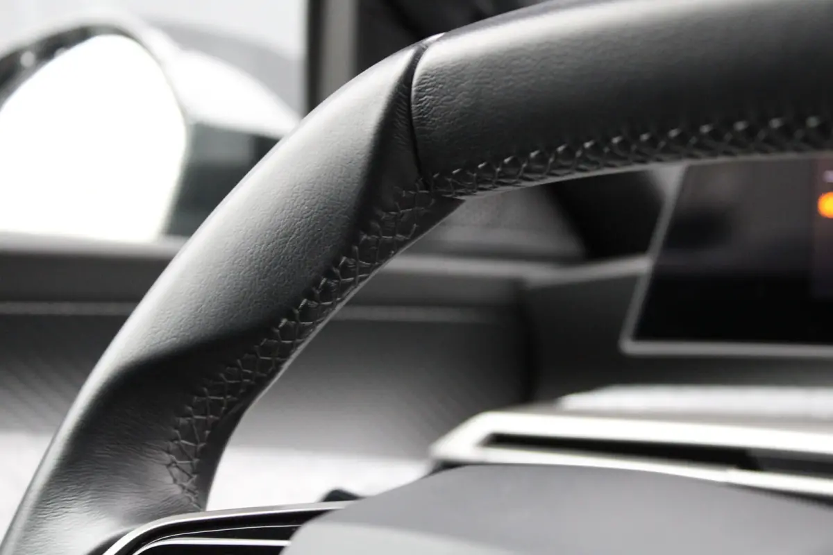 1.2 Hybrid 136 Allure | Automaat | Navigatie | Camera | Adaptieve cruise control | Apple carplay |