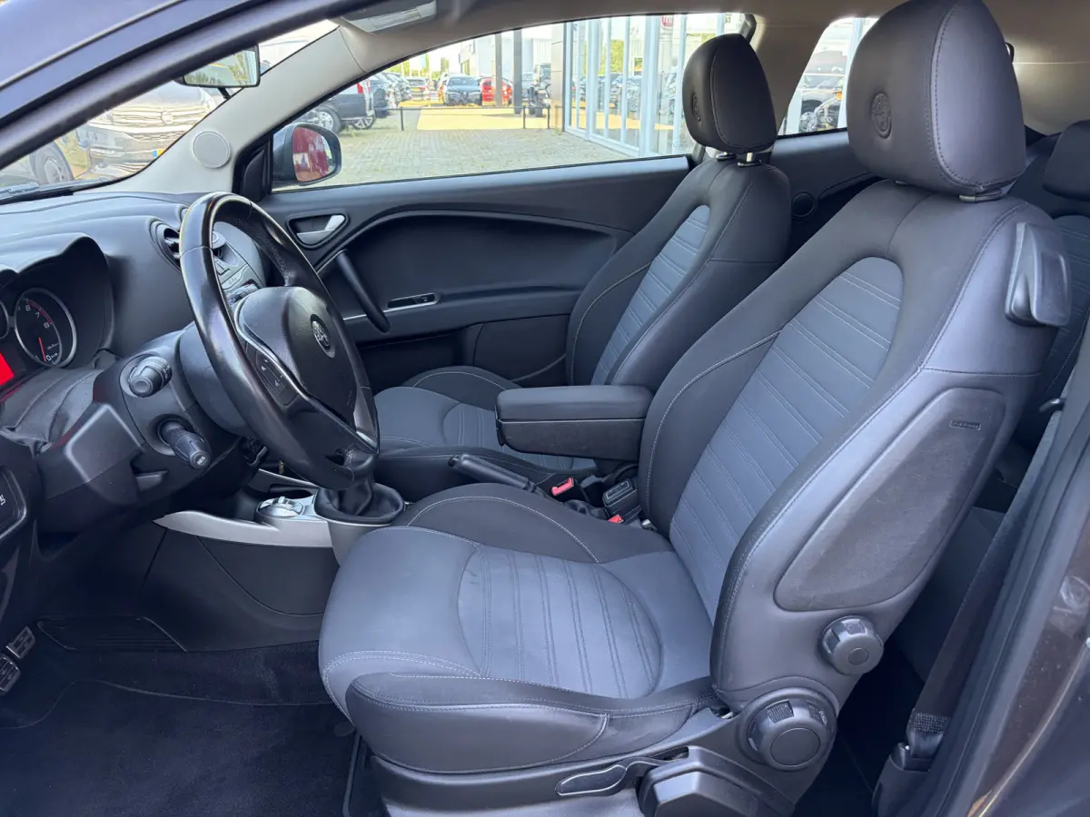 TwinAir Super | 18" velgen | Navigatie | Pack Veloce