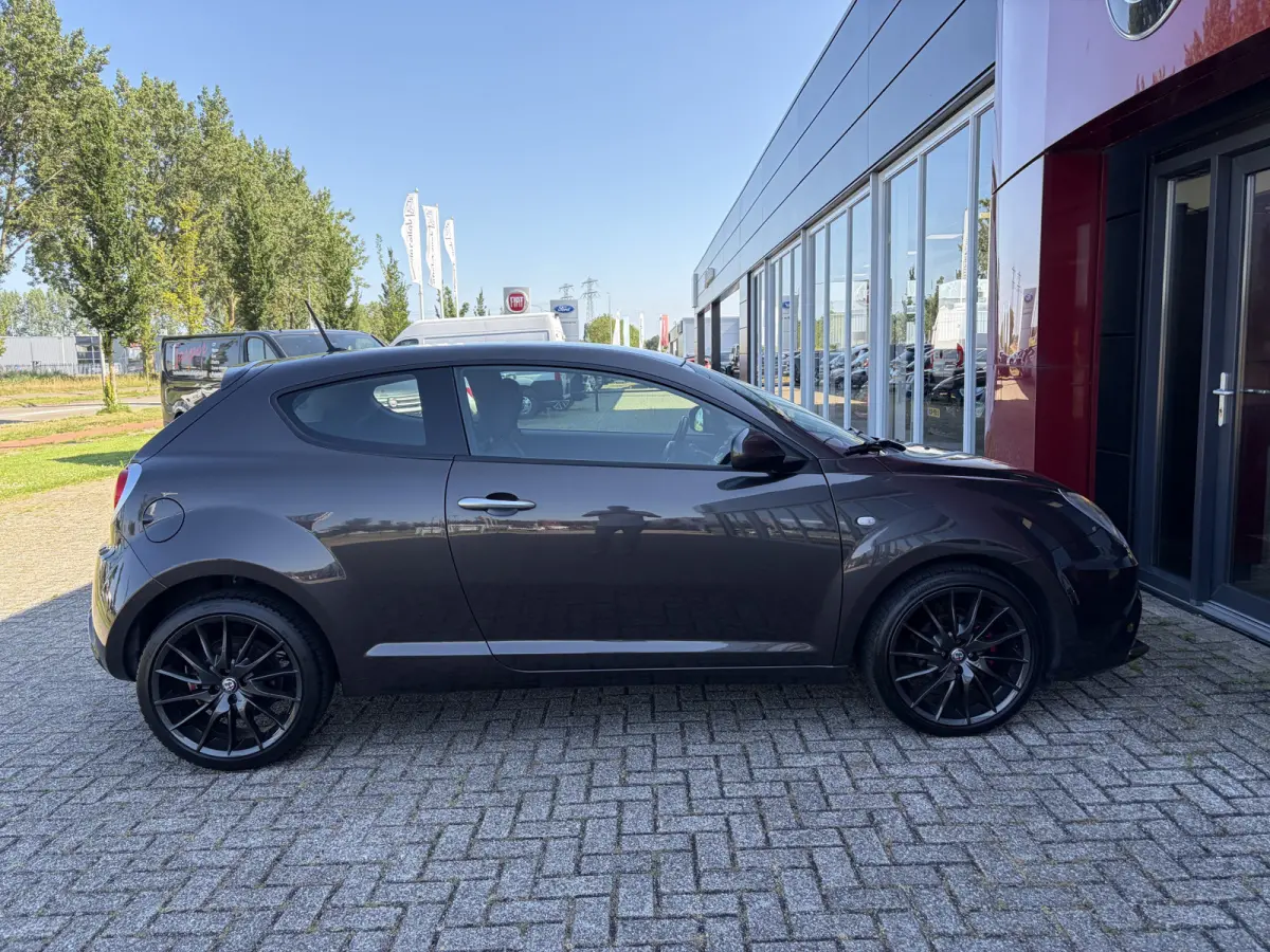 TwinAir Super | 18" velgen | Navigatie | Pack Veloce